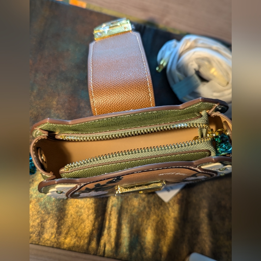 Green Round Bag With Strap - image 6
